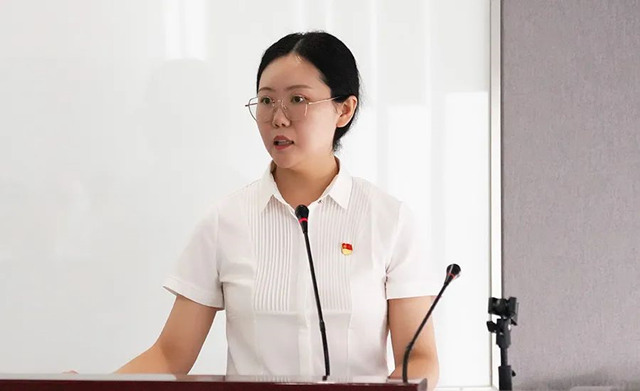 人力文化中心总监关健作干部队伍建设汇报.jpg